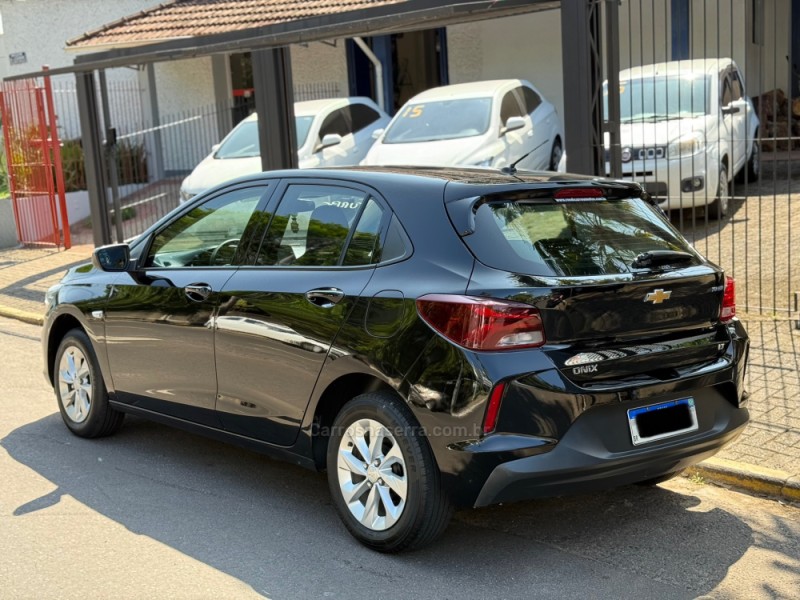 ONIX 1.0 MPFI LT 8V FLEX 4P MANUAL - 2022 - PAROBé