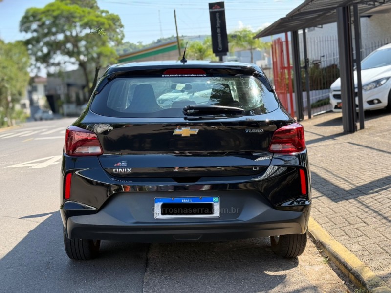 ONIX 1.0 MPFI LT 8V FLEX 4P MANUAL - 2022 - PAROBé