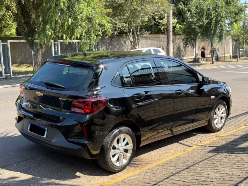 ONIX 1.0 MPFI LT 8V FLEX 4P MANUAL - 2022 - PAROBé