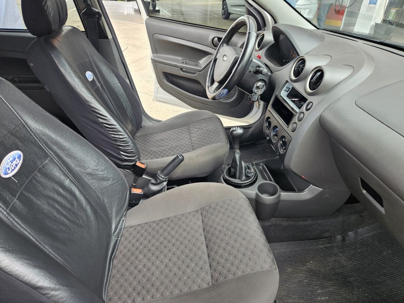 FIESTA 1.0 MPI PERSONNALITÉ 8V FLEX 4P MANUAL - 2007 - CAXIAS DO SUL