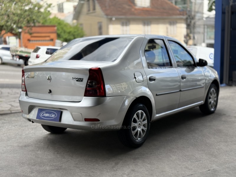 LOGAN 1.0 AUTHENTIQUE PLUS 16V FLEX 4P MANUAL - 2011 - CAXIAS DO SUL