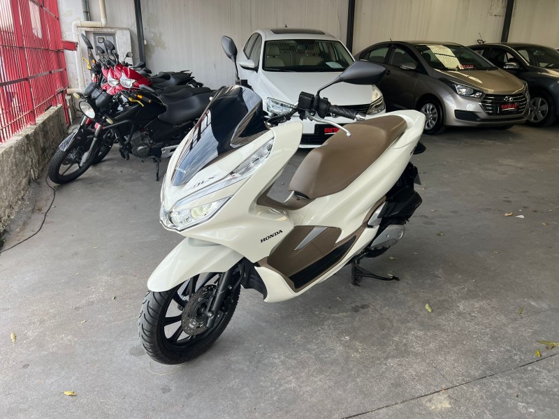 HONDA - PCX - 2019/2019 - Branca - R$ 17.900,00