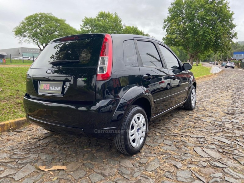 FIESTA 1.0 MPI CLASS 8V FLEX 4P MANUAL - 2008 - DOIS IRMãOS