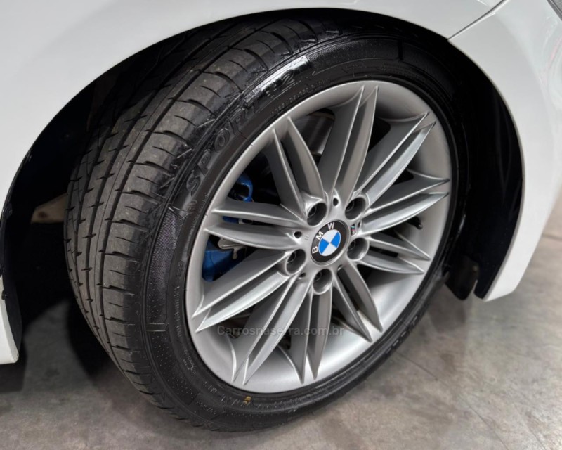 130I 3.0 SPORT HATCH 24V GASOLINA 4P AUTOMÁTICO - 2009 - VACARIA