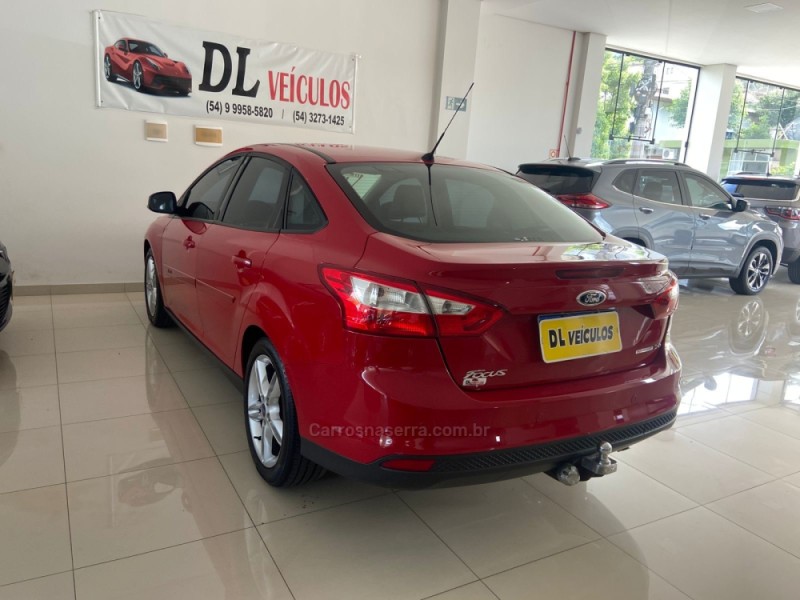 FOCUS 2.0 SE PLUS SEDAN 16V FLEX 4P AUTOMÁTICO - 2015 - NOVA BASSANO