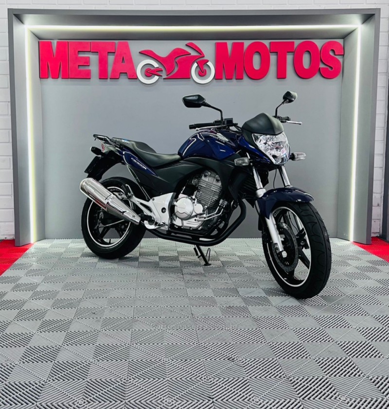 CB 300R  - 2011 - CAMPO BOM