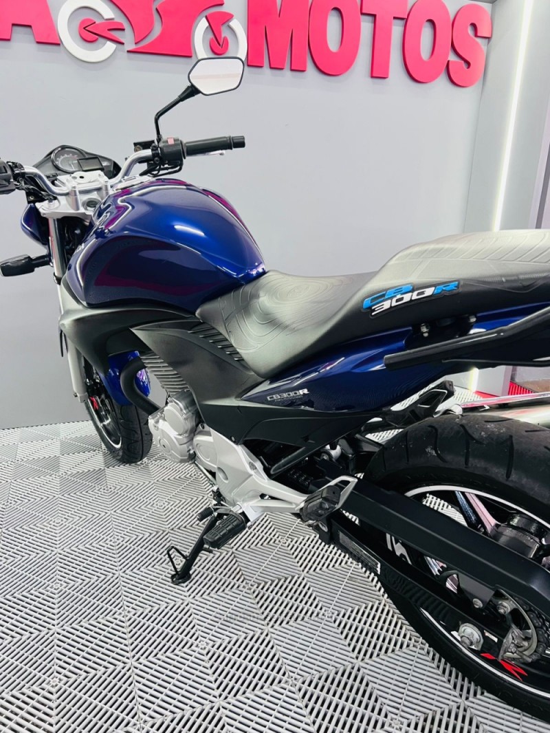 CB 300R  - 2011 - CAMPO BOM