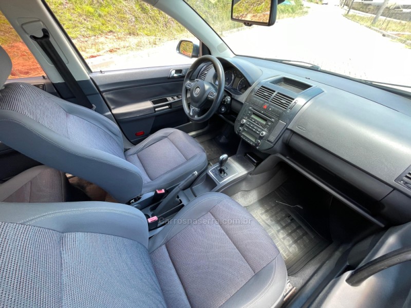 POLO SEDAN 1.6 MI COMFORTLINE 8V FLEX 4P AUTOMATIZADO - 2010 - CAMPO BOM