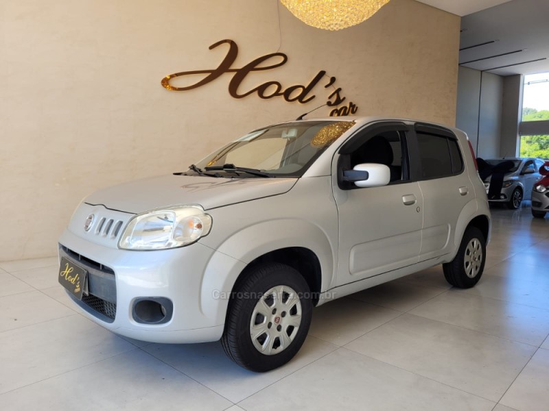 UNO 1.0 VIVACE 8V FLEX 4P MANUAL - 2012 - CANELA