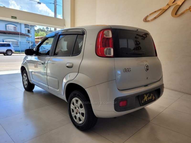 UNO 1.0 VIVACE 8V FLEX 4P MANUAL - 2012 - CANELA