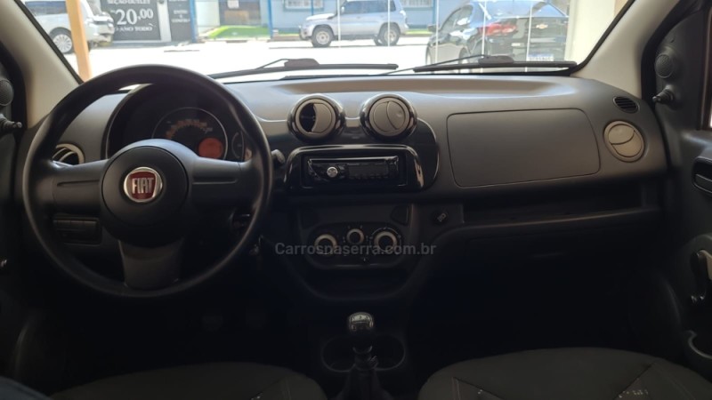 UNO 1.0 VIVACE 8V FLEX 4P MANUAL - 2012 - CANELA