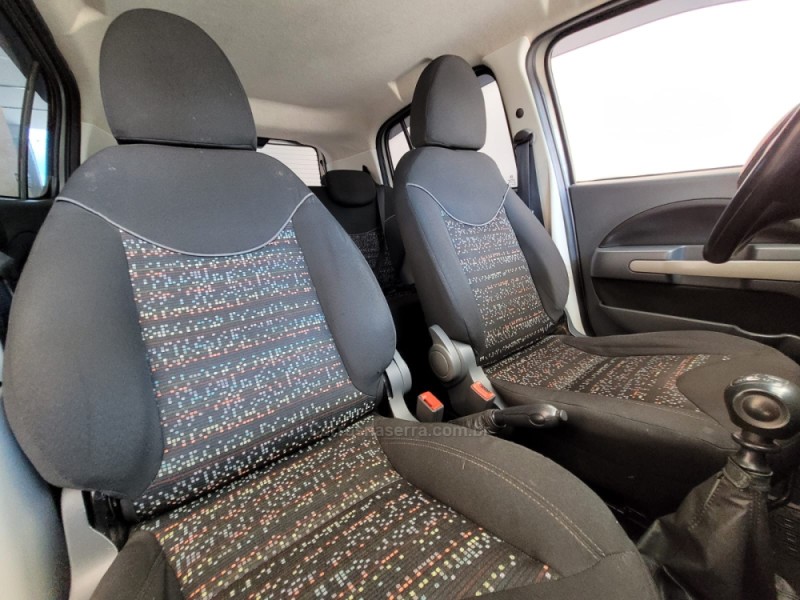 UNO 1.0 VIVACE 8V FLEX 4P MANUAL - 2012 - CANELA