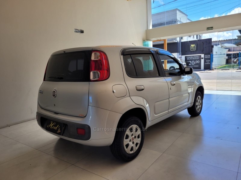 UNO 1.0 VIVACE 8V FLEX 4P MANUAL - 2012 - CANELA