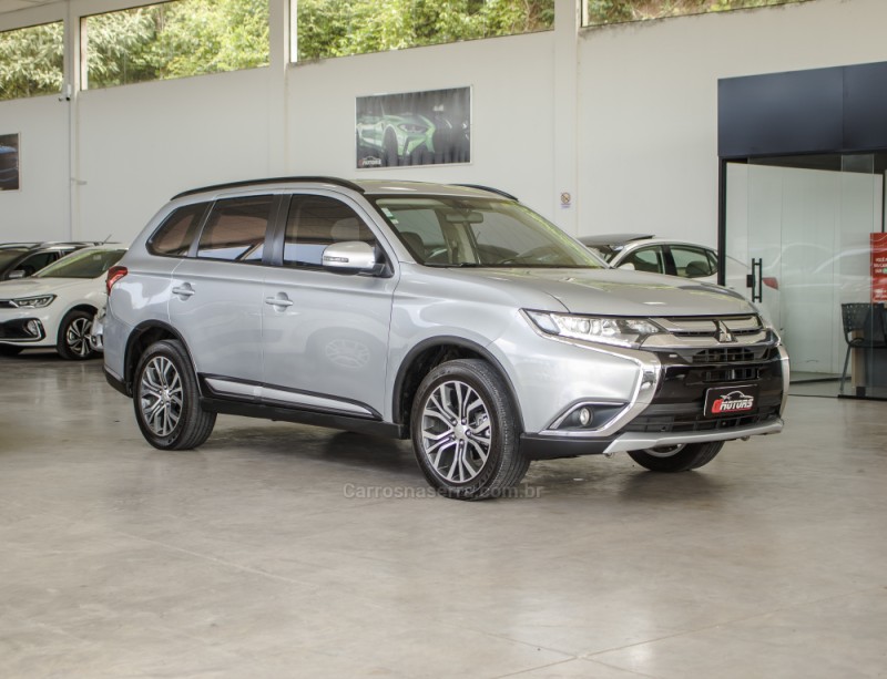 outlander 2.0 16v gasolina 4p automatico 2016 novo hamburgo