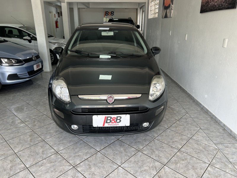 PUNTO 1.4 ATTRACTIVE 8V FLEX 4P MANUAL - 2013 - NOVA PRATA