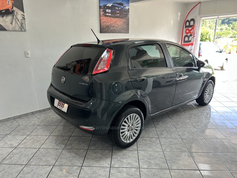 PUNTO 1.4 ATTRACTIVE 8V FLEX 4P MANUAL - 2013 - NOVA PRATA