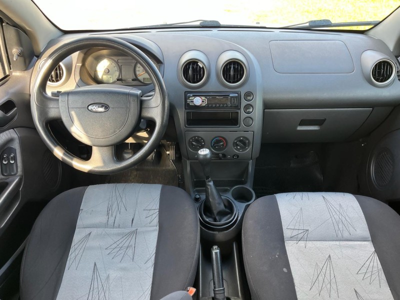 FIESTA 1.0 EDGE 8V GASOLINA 4P MANUAL - 2003 - FARROUPILHA
