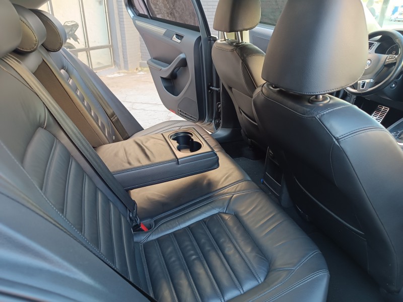 JETTA 2.0 TSI DSG HIGHLINE 200CV GASOLINA 4P AUTOMÁTICO - 2013 - FLORES DA CUNHA