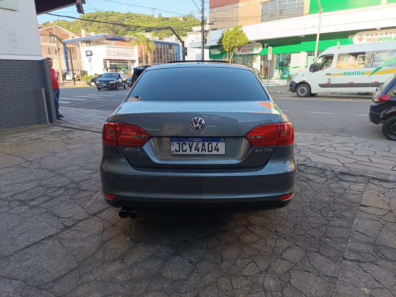 JETTA 2.0 TSI DSG HIGHLINE 200CV GASOLINA 4P AUTOMÁTICO - 2013 - FLORES DA CUNHA