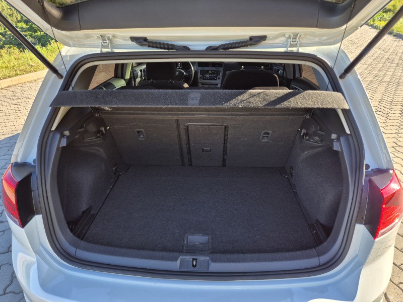 GOLF 1.0 TSI COMFORTLINE 12V TOTAL FLEX 4P MANUAL - 2017 - BENTO GONçALVES