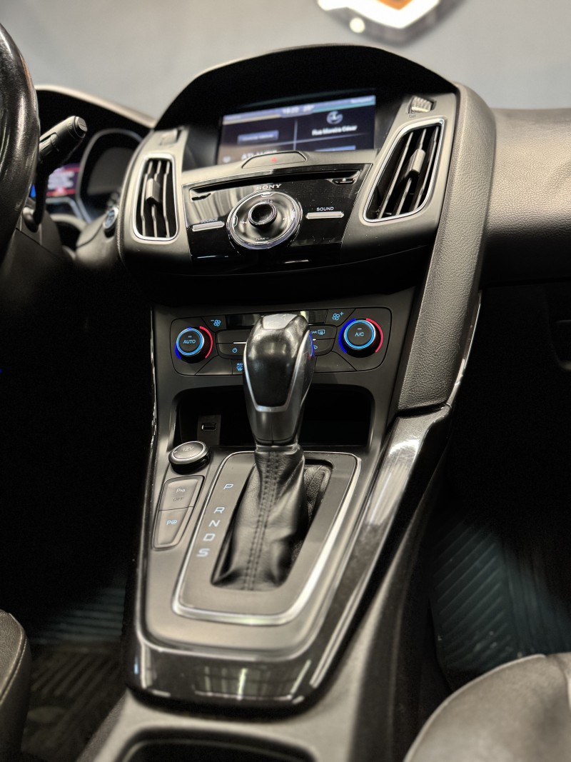 FOCUS 2.0 TITANIUM PLUS 16V FLEX 4P AUTOMÁTICO - 2016 - CAXIAS DO SUL