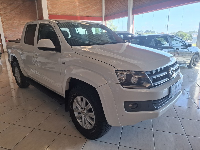 AMAROK 2.0 TRENDLINE 4X4 CD 16V TURBO INTERCOOLER DIESEL 4P AUTOMÁTICO - 2016 - FARROUPILHA