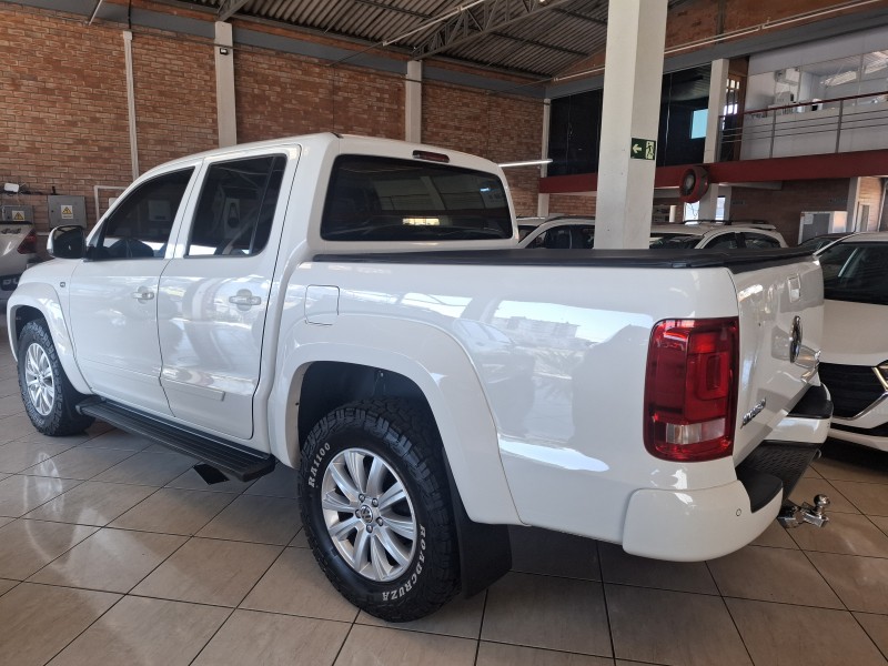 AMAROK 2.0 TRENDLINE 4X4 CD 16V TURBO INTERCOOLER DIESEL 4P AUTOMÁTICO - 2016 - FARROUPILHA