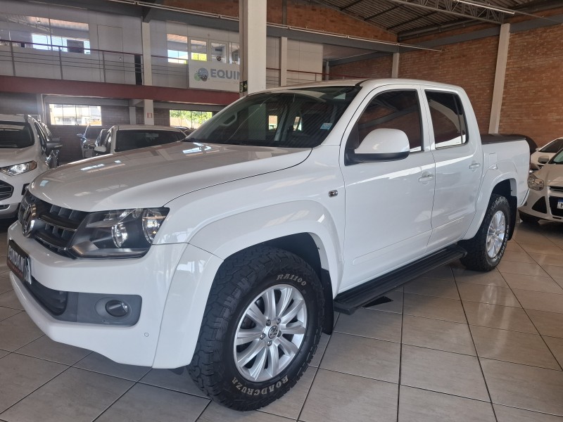 AMAROK 2.0 TRENDLINE 4X4 CD 16V TURBO INTERCOOLER DIESEL 4P AUTOMÁTICO - 2016 - FARROUPILHA