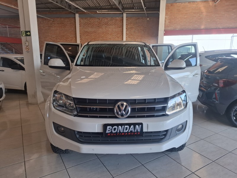AMAROK 2.0 TRENDLINE 4X4 CD 16V TURBO INTERCOOLER DIESEL 4P AUTOMÁTICO - 2016 - FARROUPILHA