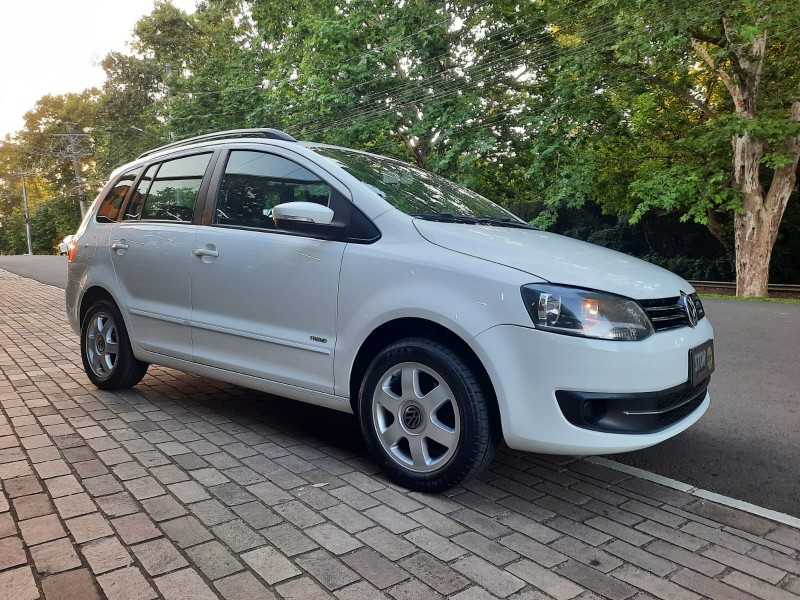 SPACEFOX 1.6 MI TREND 8V FLEX 4P MANUAL - 2014 - DOIS IRMãOS