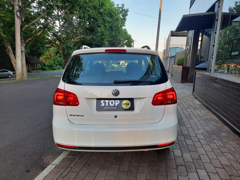 SPACEFOX 1.6 MI TREND 8V FLEX 4P MANUAL - 2014 - DOIS IRMãOS