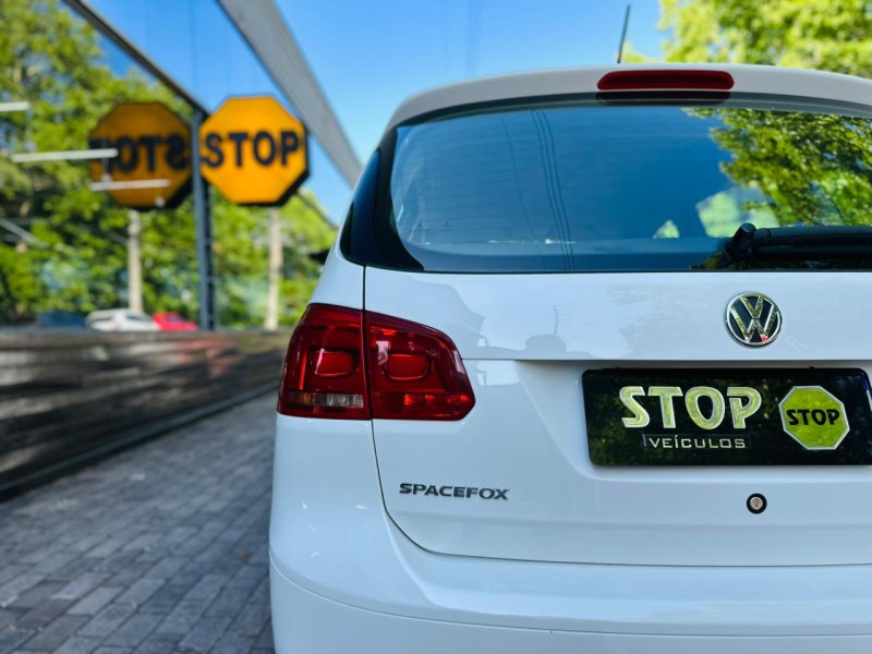 SPACEFOX 1.6 MI TREND 8V FLEX 4P MANUAL - 2014 - DOIS IRMãOS
