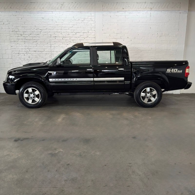 S10 2.8 EXECUTIVE 4X4 CD 12V TURBO ELECTRONIC INTERCOOLER DIESEL 4P MANUAL - 2009 - CAXIAS DO SUL