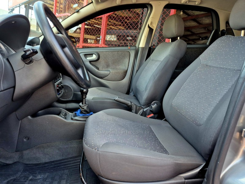 CORSA 1.4 MPFI PREMIUM 8V FLEX 4P MANUAL - 2009 - FARROUPILHA