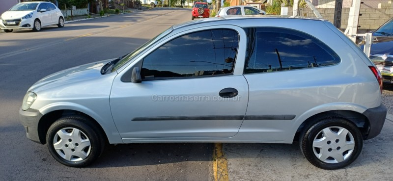 CELTA 1.0 MPFI LIFE 8V FLEX 2P MANUAL - 2011 - FARROUPILHA