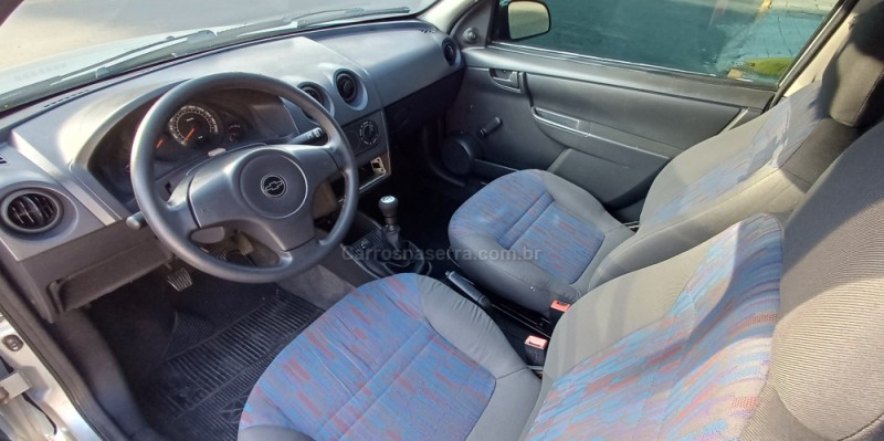 CELTA 1.0 MPFI LIFE 8V FLEX 2P MANUAL - 2011 - FARROUPILHA