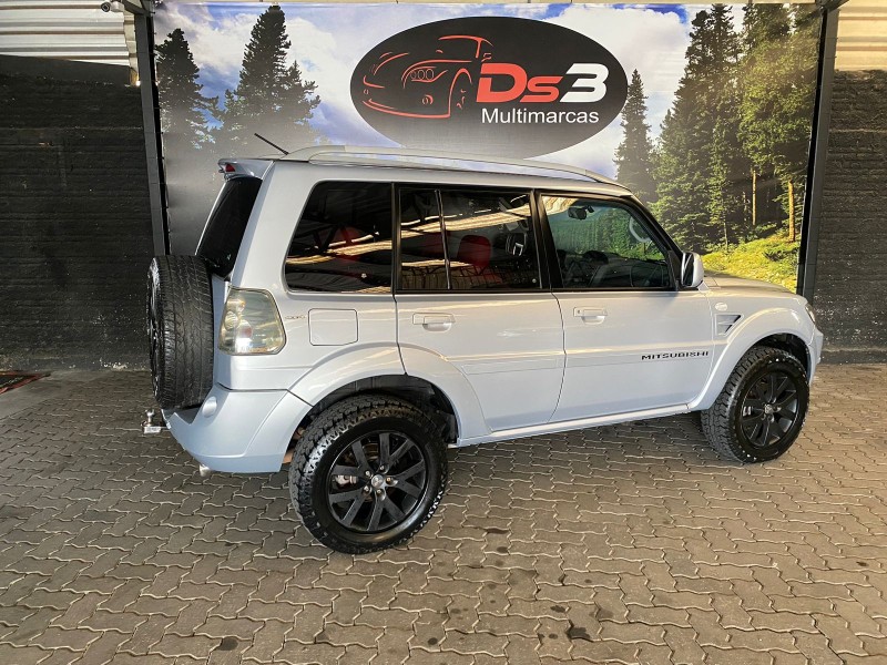 PAJERO TR4 2.0 4X4 16V 140CV FLEX 4P AUTOMÁTICO - 2010 - CAXIAS DO SUL