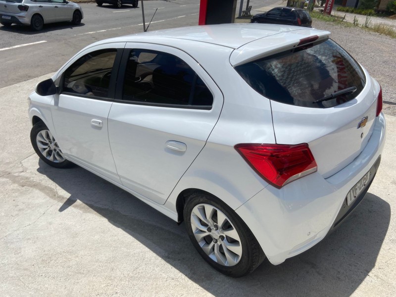 ONIX 1.4 MPFI LT 8V FLEX 4P MANUAL - 2018 - CAXIAS DO SUL