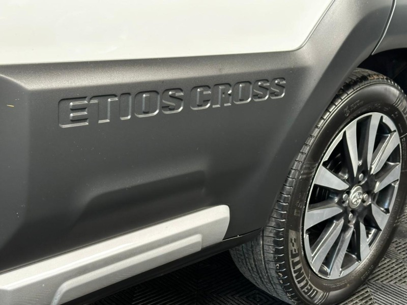 ETIOS CROSS 1.5 16V FLEX 4P MANUAL - 2016 - CAXIAS DO SUL