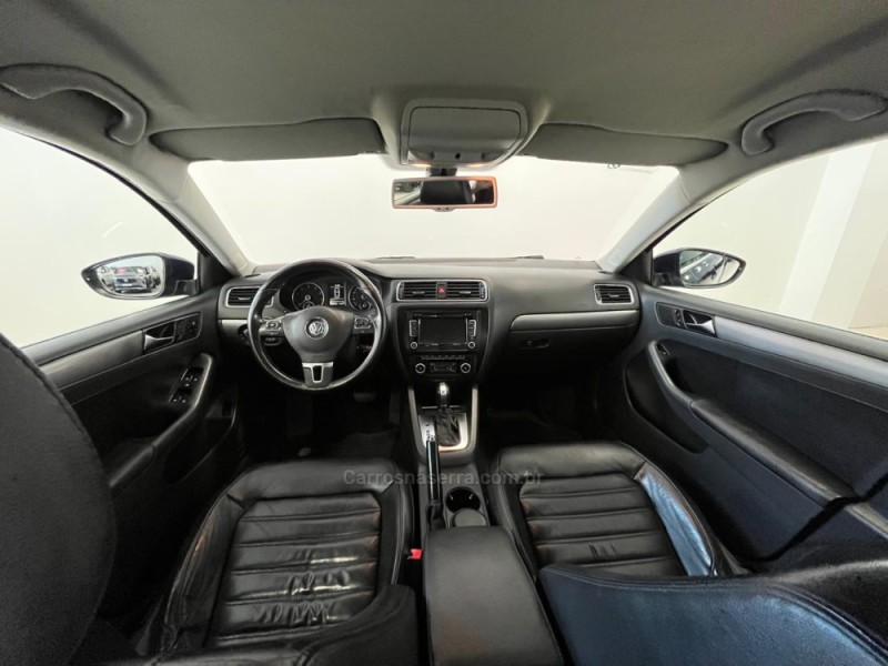 JETTA 2.0 TSI HIGHLINE 200CV GASOLINA 4P TIPTRONIC - 2011 - BENTO GONçALVES