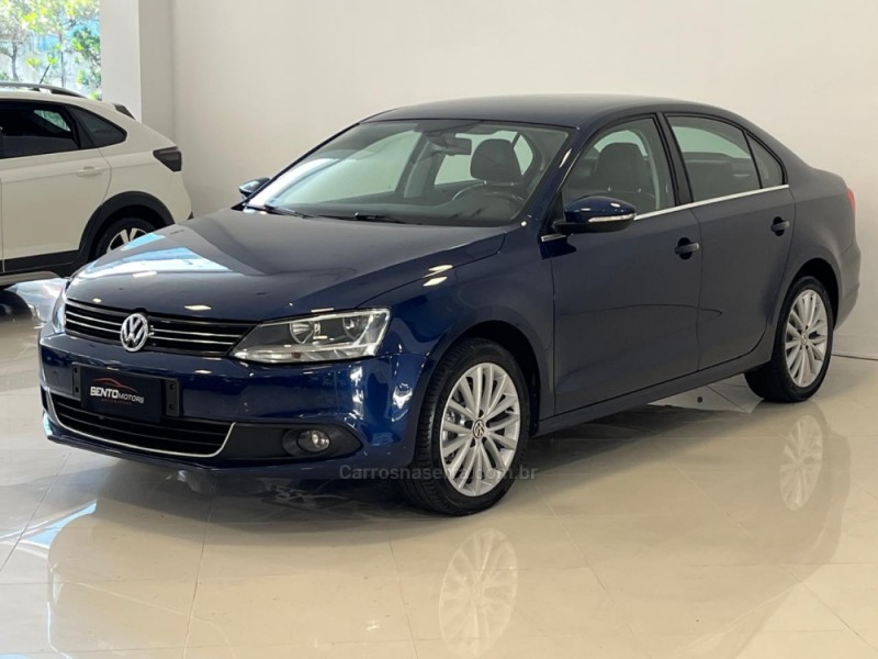 JETTA 2.0 TSI HIGHLINE 200CV GASOLINA 4P TIPTRONIC - 2011 - BENTO GONçALVES