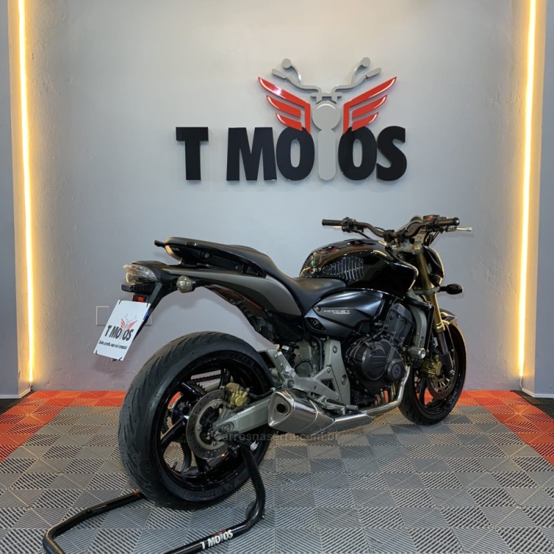 CB 600F HORNET - 2008 - PORTãO