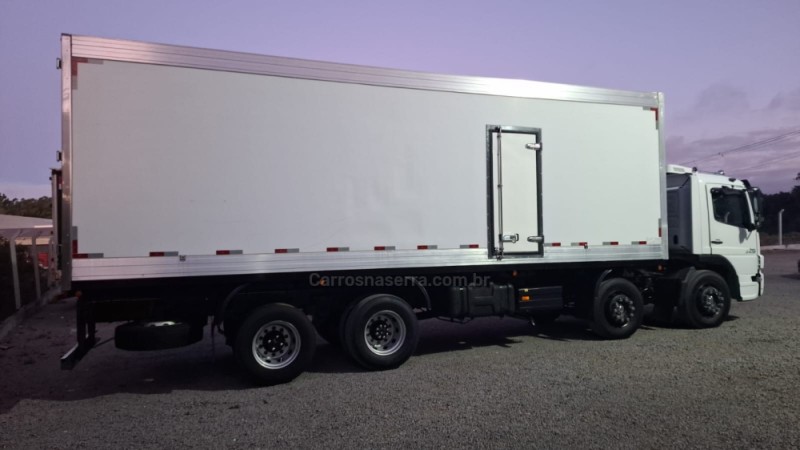 ATEGO 2428 4 EIXOS BITRUCK - 2010 - GARIBALDI