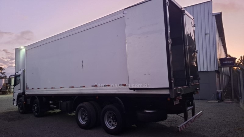 ATEGO 2428 4 EIXOS BITRUCK - 2010 - GARIBALDI