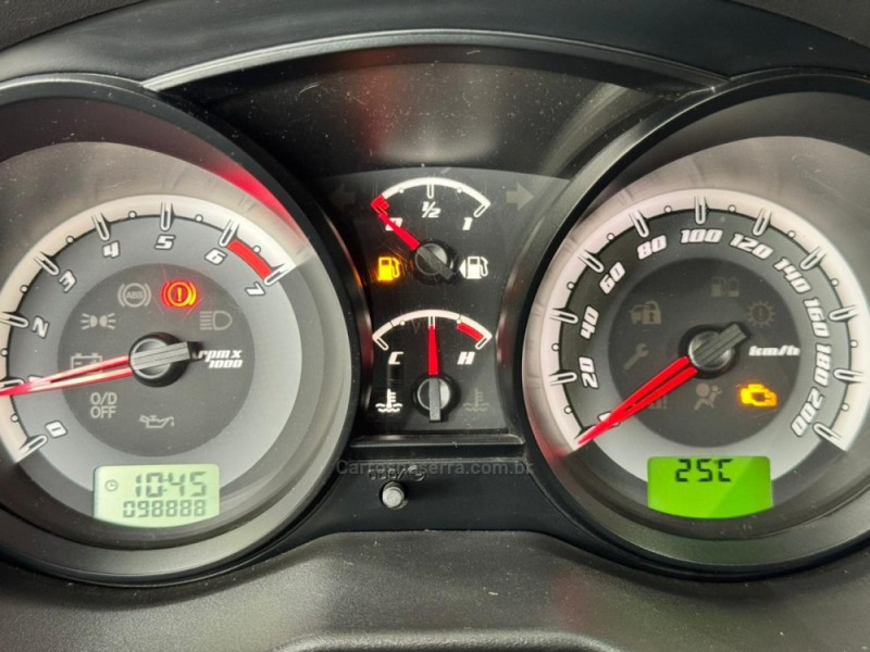 FIESTA 1.6 ROCAM SE 8V FLEX 4P MANUAL - 2014 - NOVA PRATA