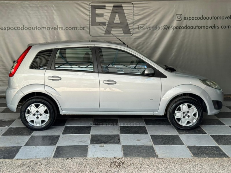 FIESTA 1.6 ROCAM SE 8V FLEX 4P MANUAL - 2014 - NOVA PRATA