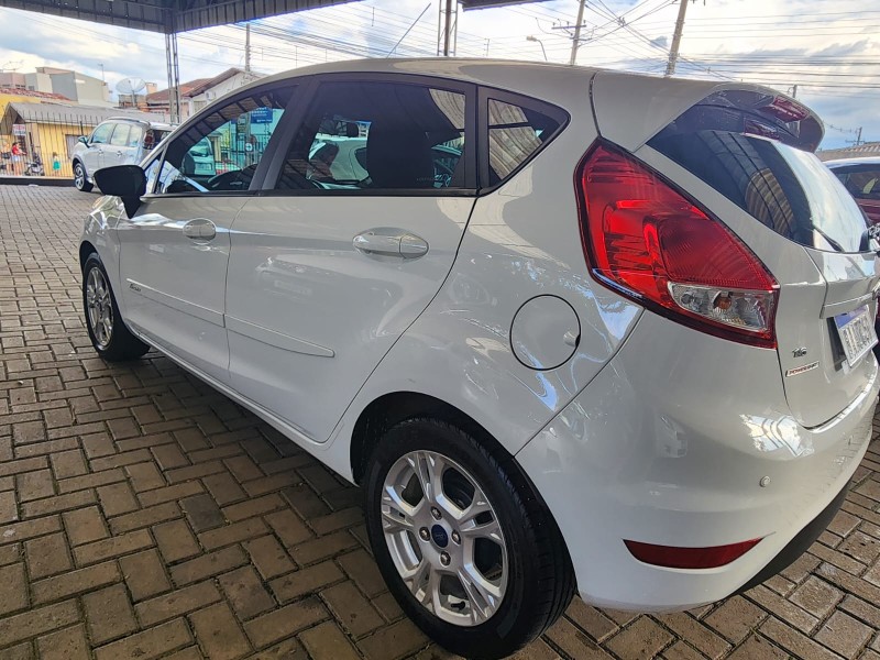 FIESTA 1.5 SE HATCH 16V FLEX 4P MANUAL - 2015 - CAXIAS DO SUL