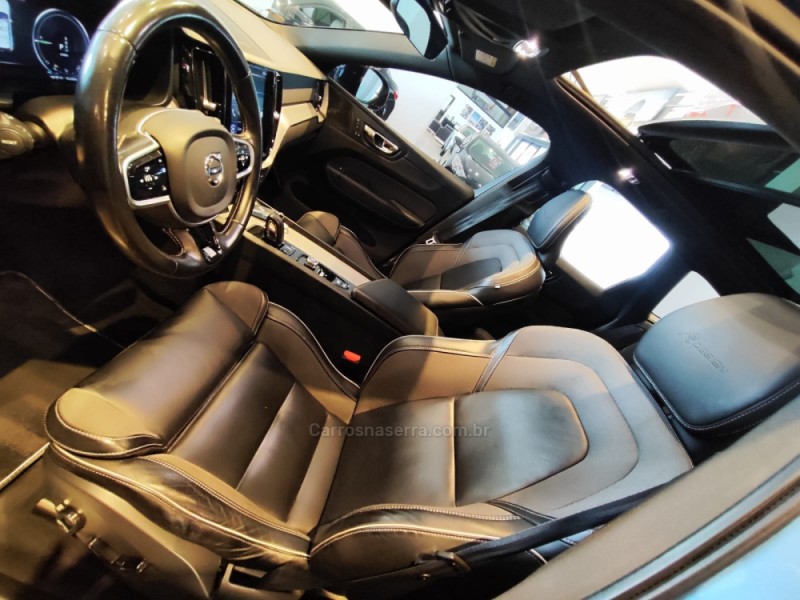 XC60 2.0 T8 R DESIGN HYBRID GASOLINA 4P AUTOMÁTICO - 2020 - ERECHIM