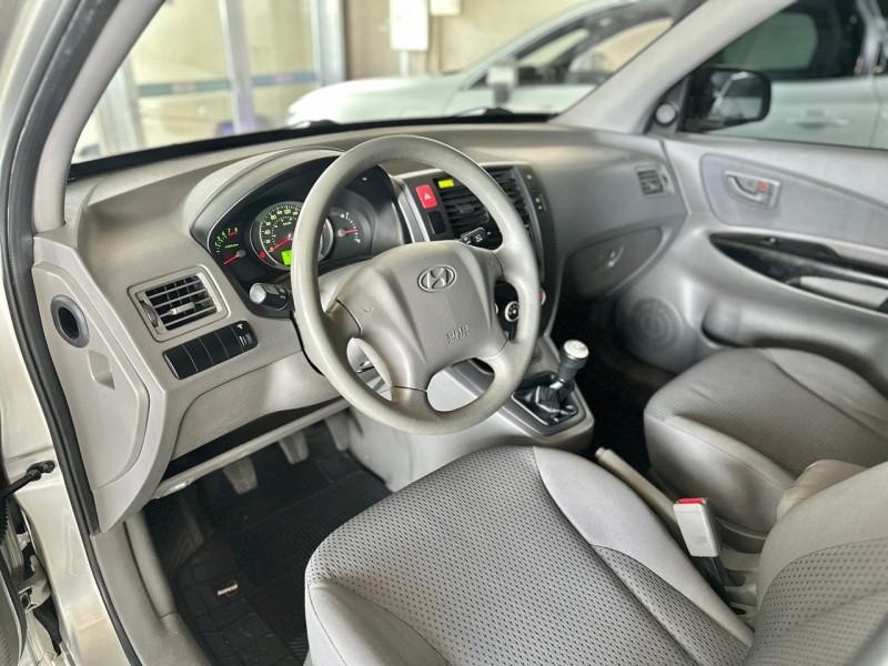 TUCSON 2.0 MPFI GL 16V 142CV 2WD GASOLINA 4P MANUAL - 2012 - CAXIAS DO SUL