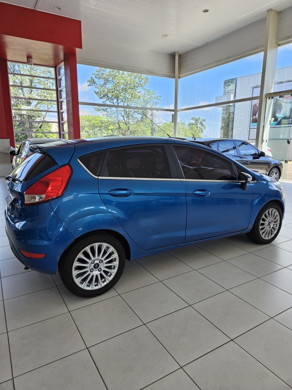 FIESTA 1.6 TITANIUM HATCH 16V FLEX 4P AUTOMÁTICO - 2015 - FARROUPILHA